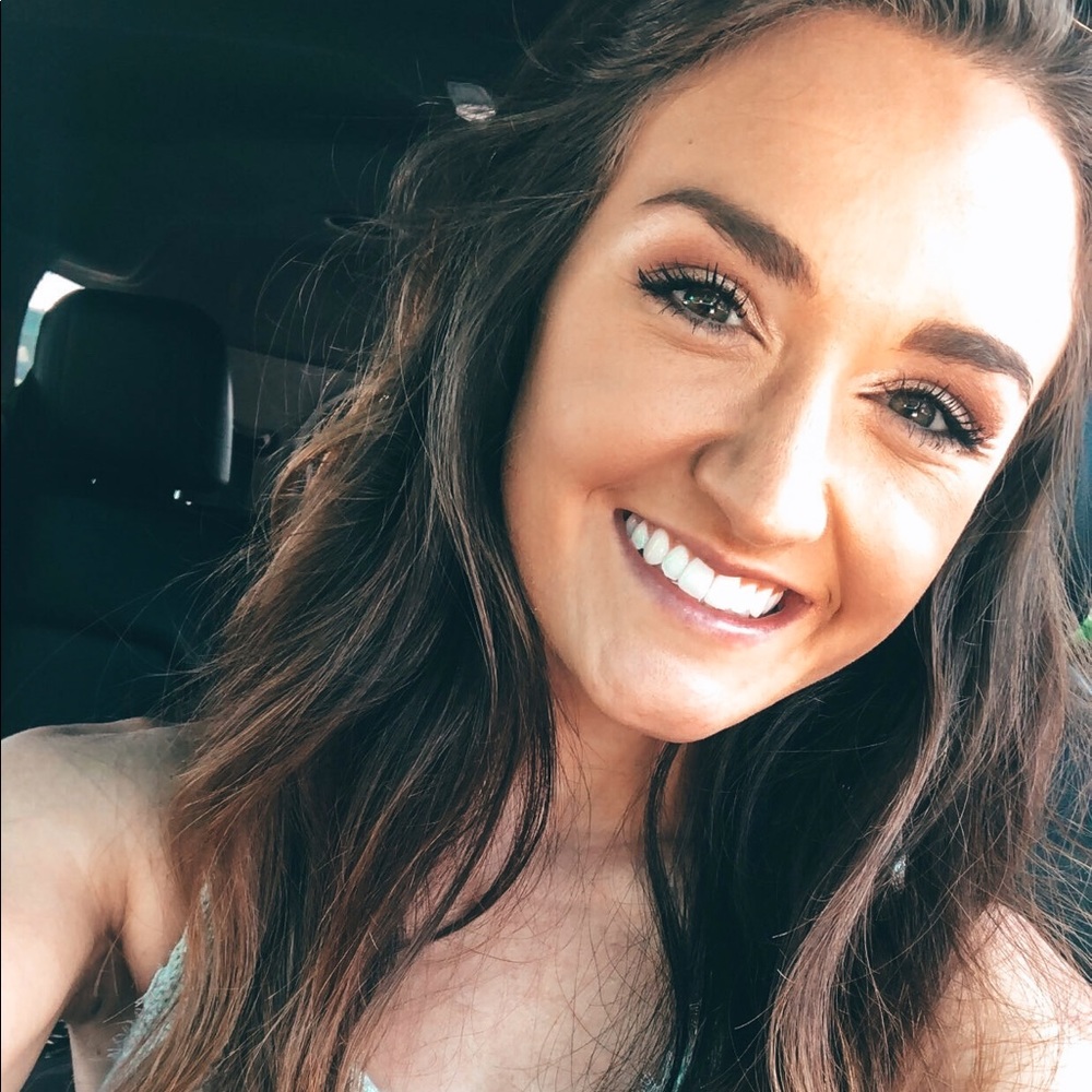 Meet your Posher, Stephanie